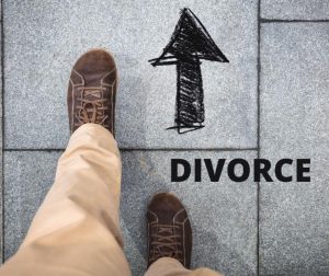 DIVORCE-FIRST-STEP-FEET